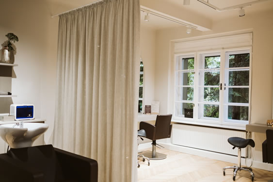 Bild des großen Salons und Waschplätze