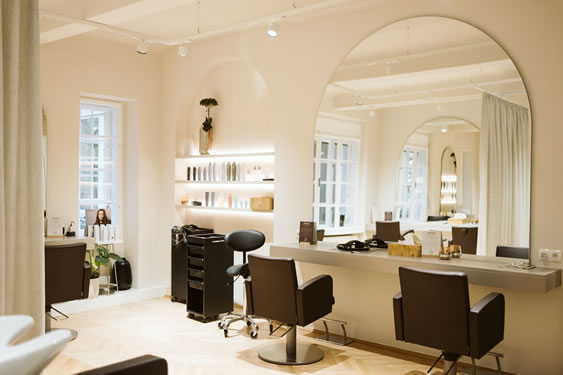 Bild der Atmosphäre im großen Salon